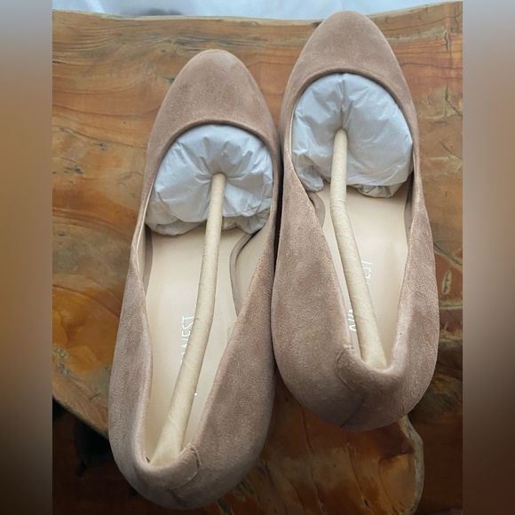 Nine West Natural Suede Heels NEW with box - Picture 6 of 9